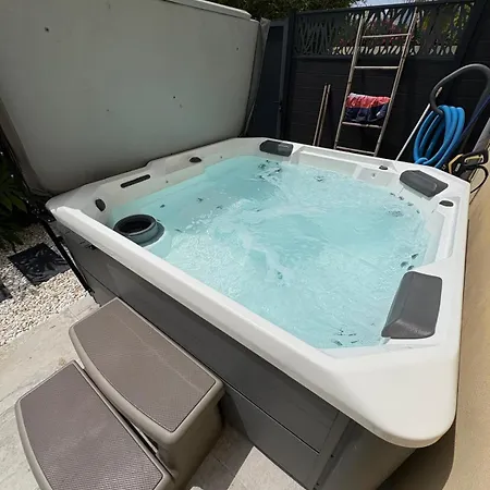 Cosyfamily Piscine Jacuzzi Wifi 15min Ideal Famille - Topprosconciergerie *