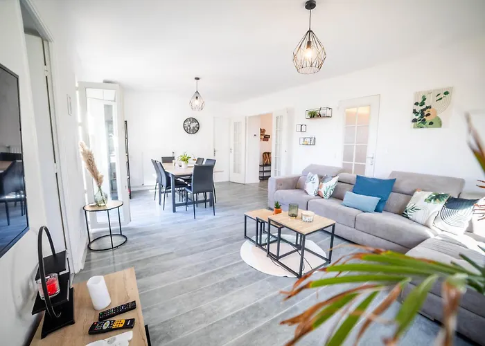 Casa vacanze Cosyfamily Piscine Jacuzzi Wifi 15min Idéal Famille - Topprosconciergerie